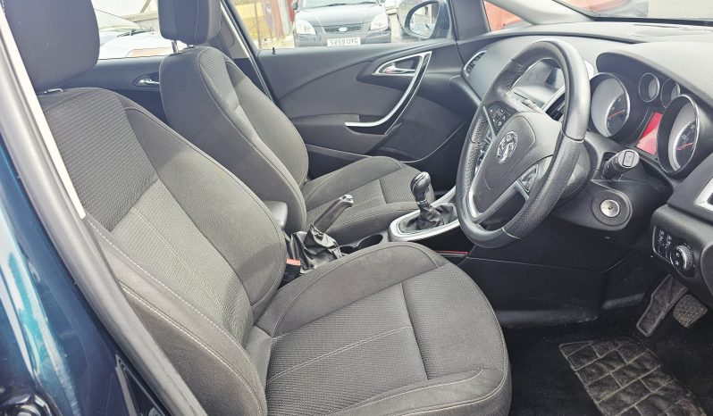 43k Miles! 2014 Green Vauxhall Astra SRi, 1.4L petrol. MOT March 2027.5dr.Aux.FSH.Ulez free.2 Owner £4495 full