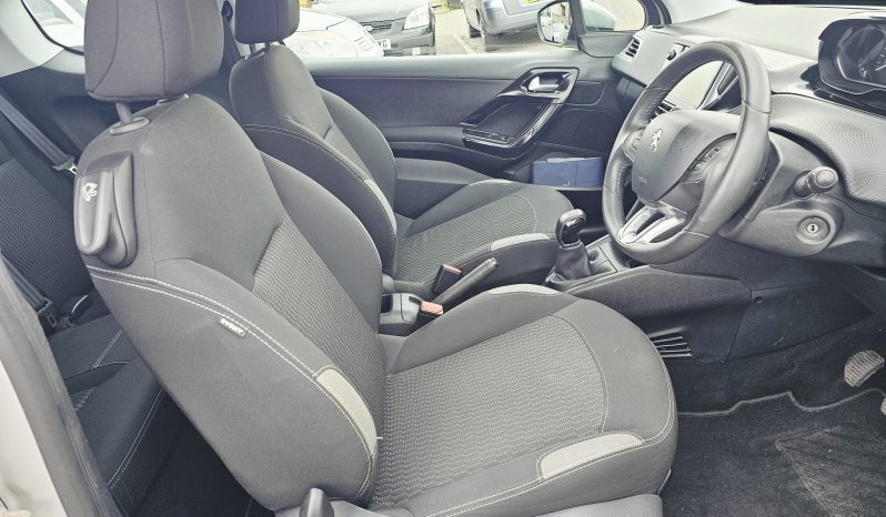 44k miles! 2016 Silver Peugeot 208 Pure Tech Active, 1L petrol.3Dr.MOT April 2027.£20 Tax.Ulez free.1 Owner £4995    full