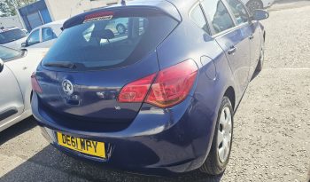 2011 Blue Vauxhall Astra Exclusiv, 1.6L petrol. MOT May 2027. 5dr. aux.Low miles.Ulez free £1995 full