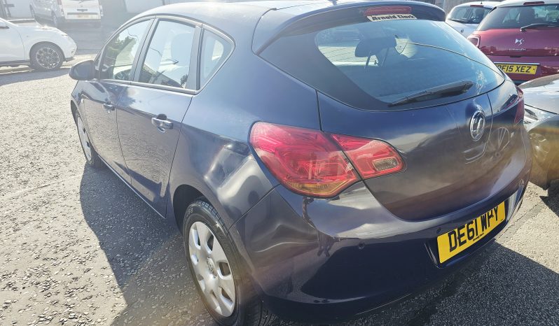 2011 Blue Vauxhall Astra Exclusiv, 1.6L petrol. MOT May 2027. 5dr. aux.Low miles.Ulez free £1995 full