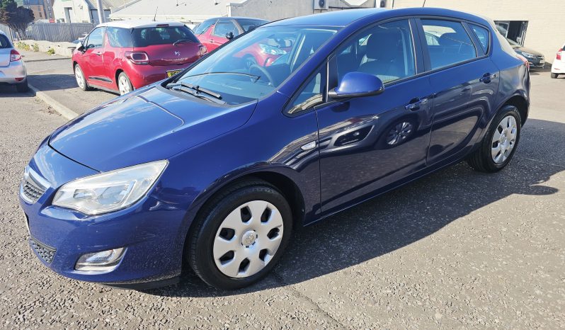 2011 Blue Vauxhall Astra Exclusiv, 1.6L petrol. MOT May 2027. 5dr. aux.Low miles.Ulez free £1995 full