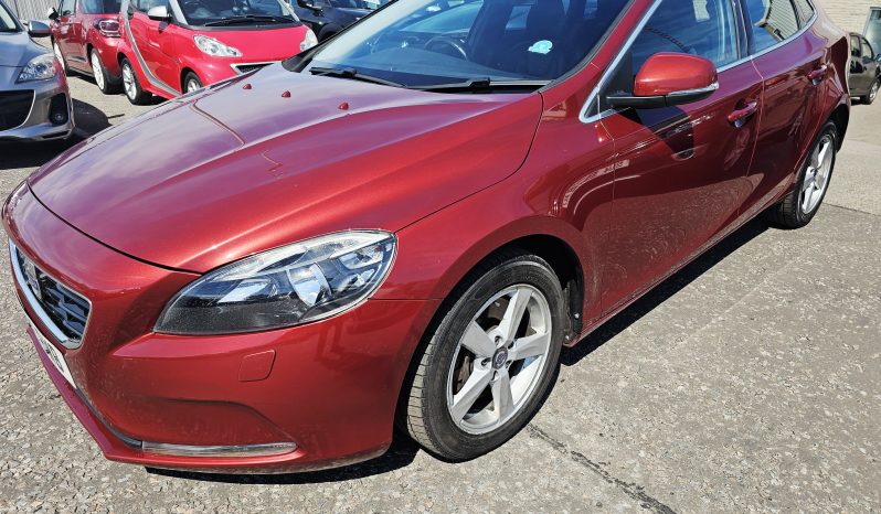 Automatic! 2016 Red Volvo V40 SE NAV D4, 2L Diesel.MOT June 2027.£20 Tax.FSH.Ulez free £8495 full