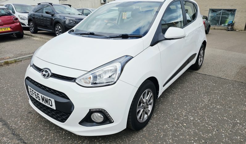14k Miles! 2016 White Hyundai i10 Premium, 1L petrol, Mot March 2027.5dr. Aux.£20 tax. FSH.Ulez free.2 Owner £7495 full