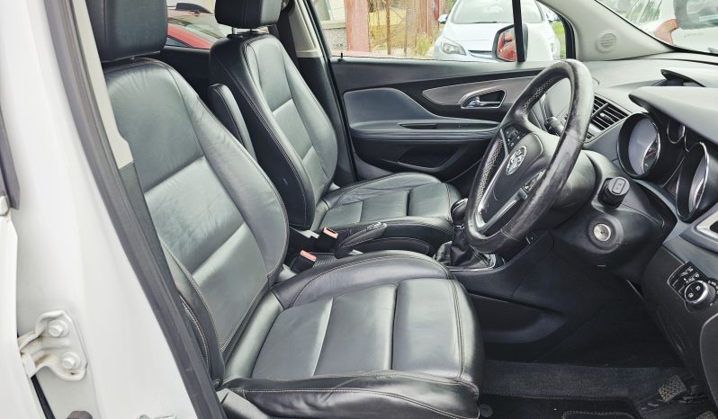 2015 White Vauxhall Mokka SE, 1.6L petrol.Full Leather.MOT May 2027.Low miles.FSH.Ulez Free.Heated seats £4195    full
